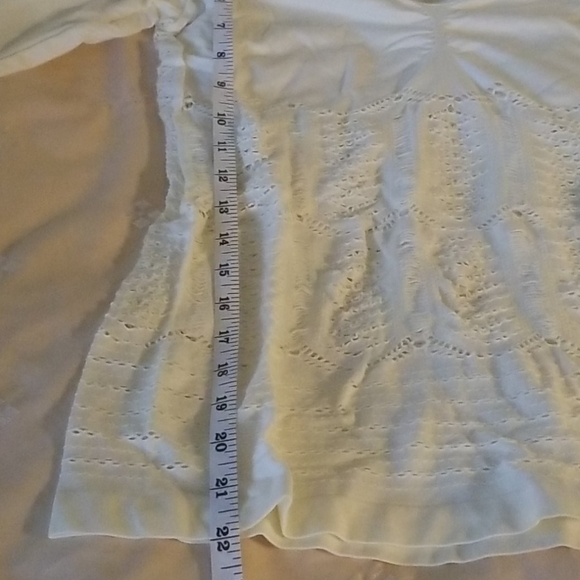 Form fitting top - Picture 4 of 6